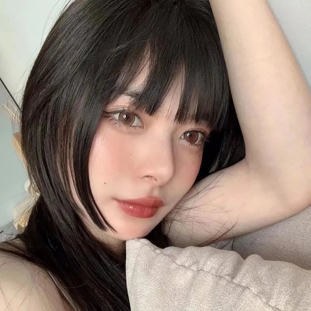 隔楼女孩：我们之间的层距
